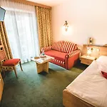 美思戈尔维尔特酒店 4*